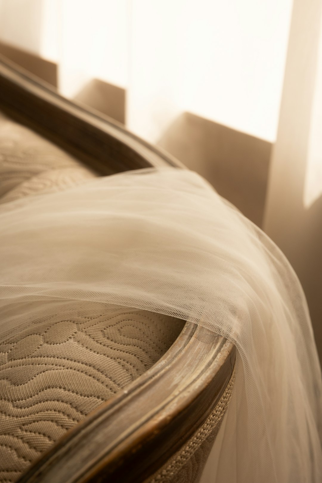 a-close-up-of-a-mattress-in-a-room-njzvlefwtg0